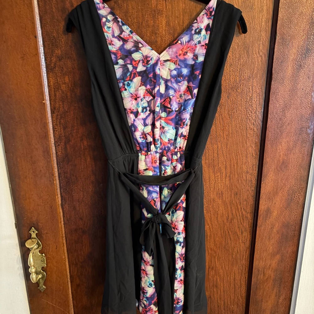 Express Multicolor Floral Dress - Picture 3 of 5